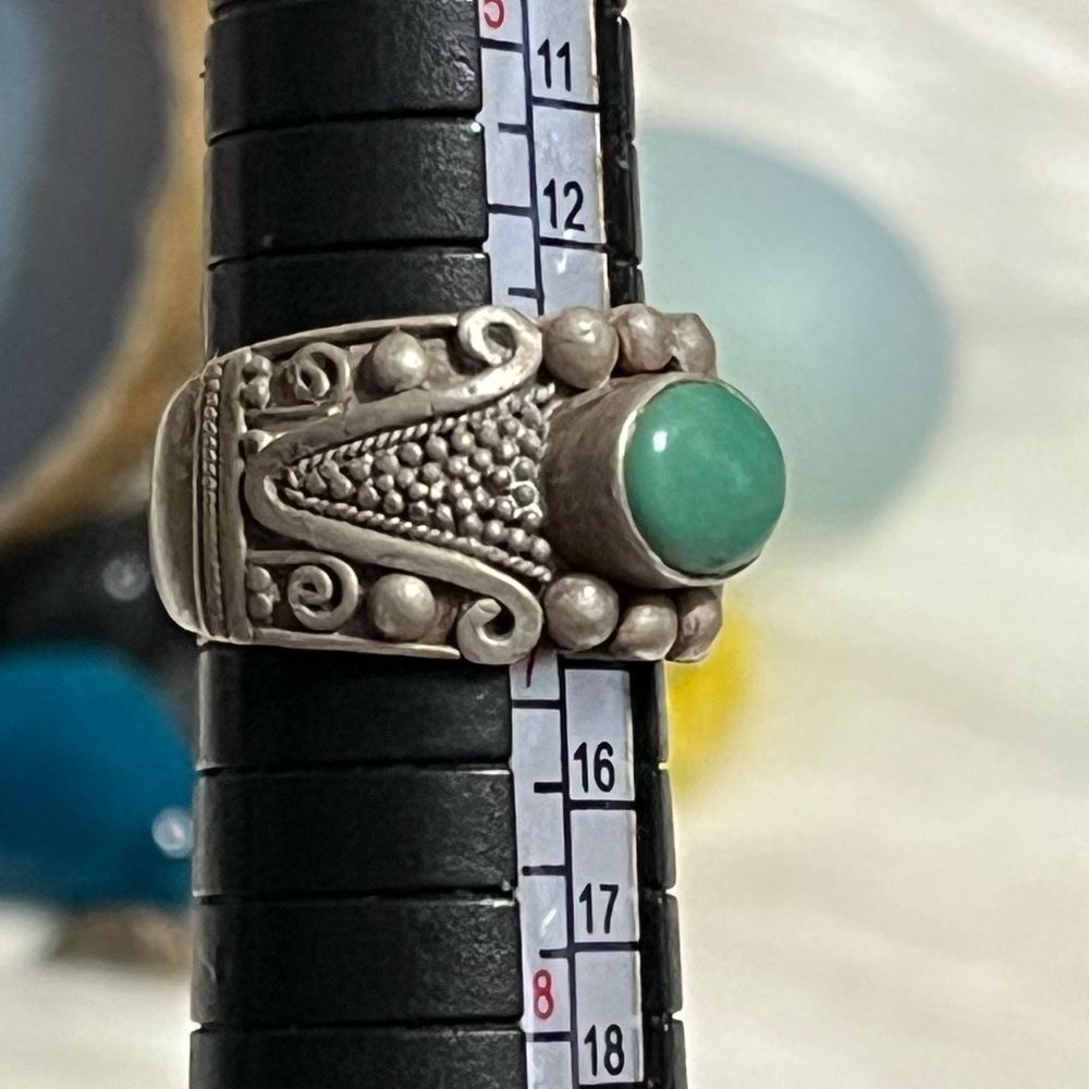 Silver 925 Ring with Green Stone - Picture 8 of 12